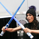 Rosario Dawson quizás nos quería decir algo en este momento durante la New York Comic-Con 2019.